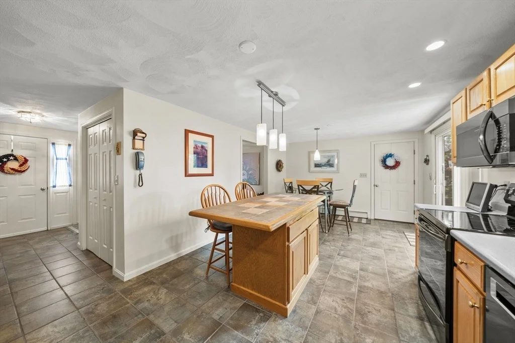 Photo of 31 Emerald Dr