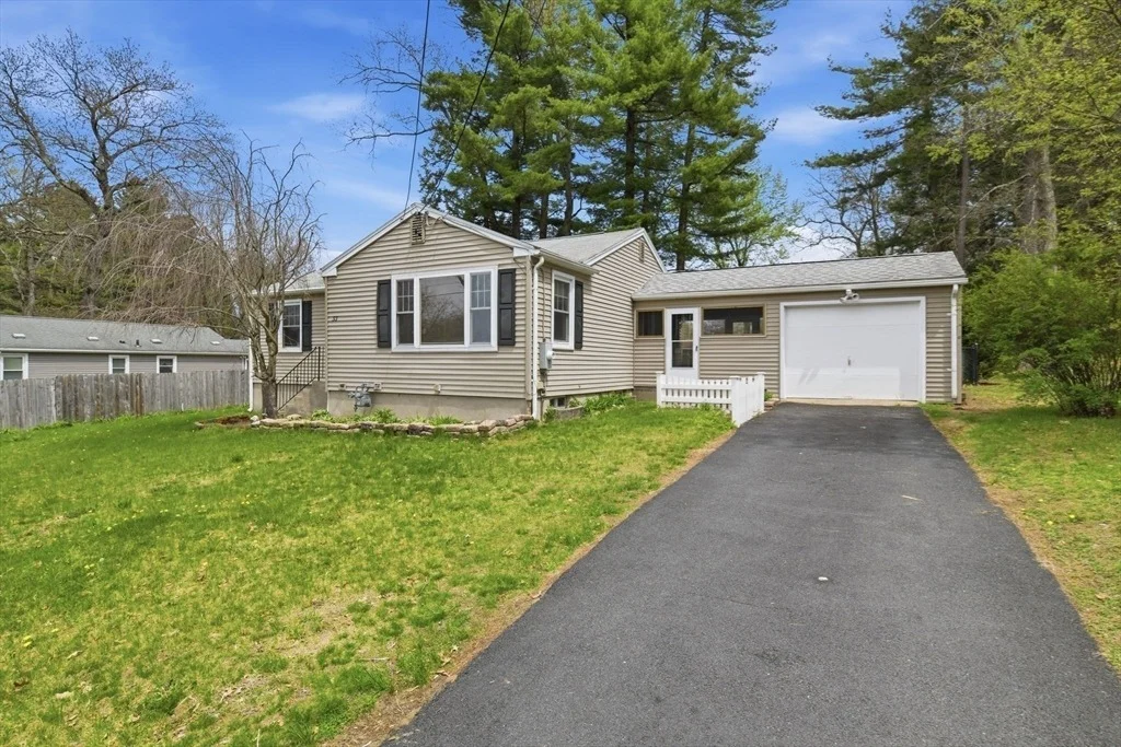 Photo of 33 Overhill Dr