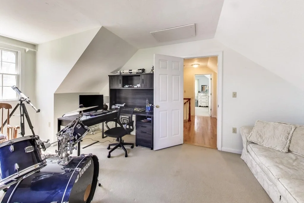 Photo of 101 River Rd