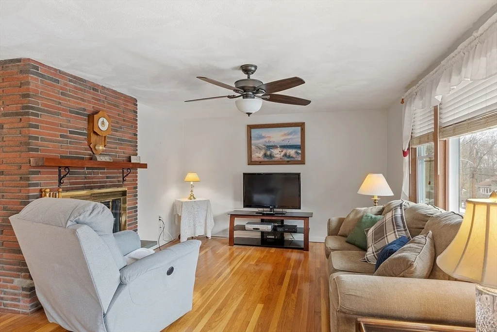 Photo of 17 Seneca Dr