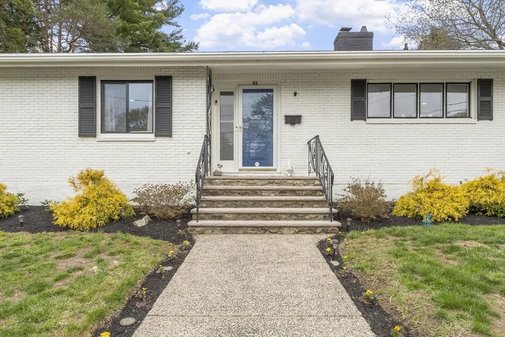 Photo of 82 Cornell Rd