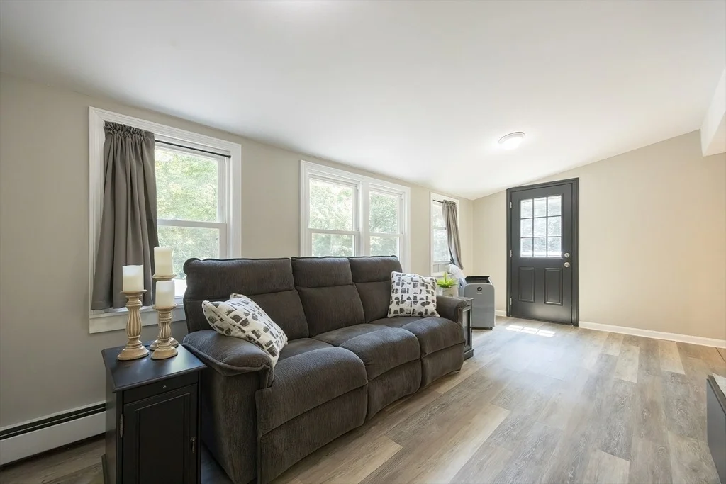 Photo of 103 Leland Rd