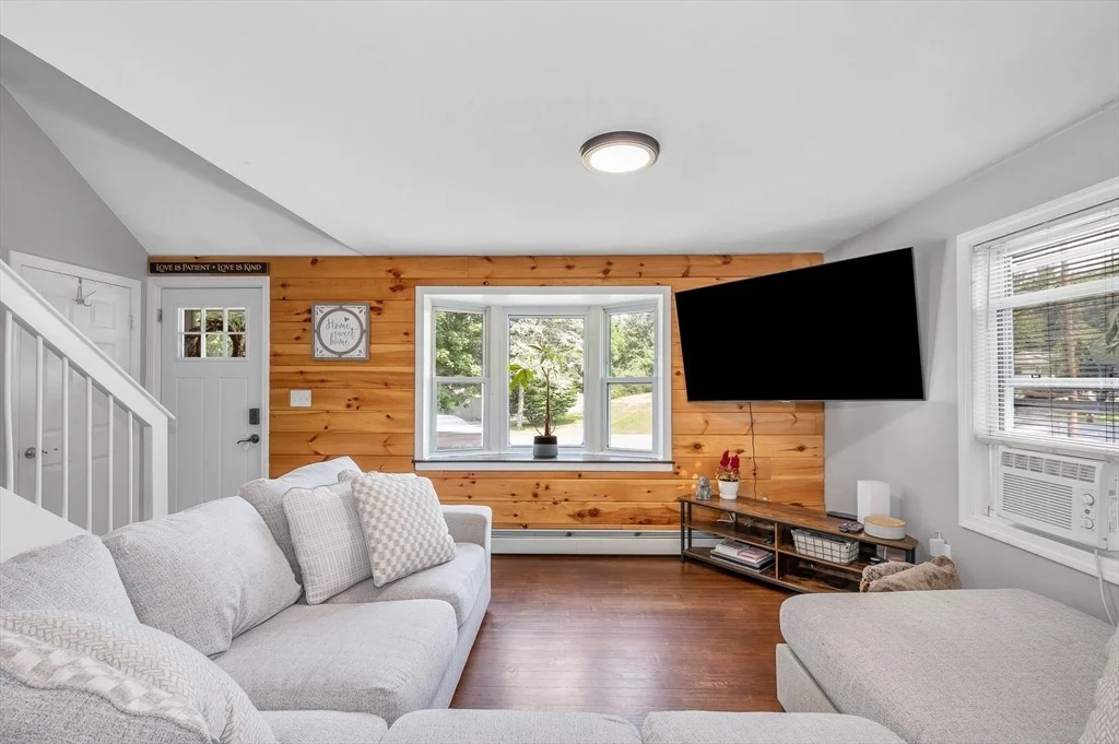 Photo of 103 Fox Ave