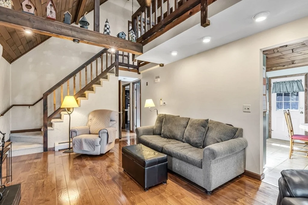 Photo of 105 Shoreline Dr