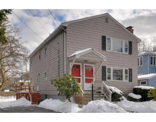 Photo of Unit 2 at 201 Everett St.