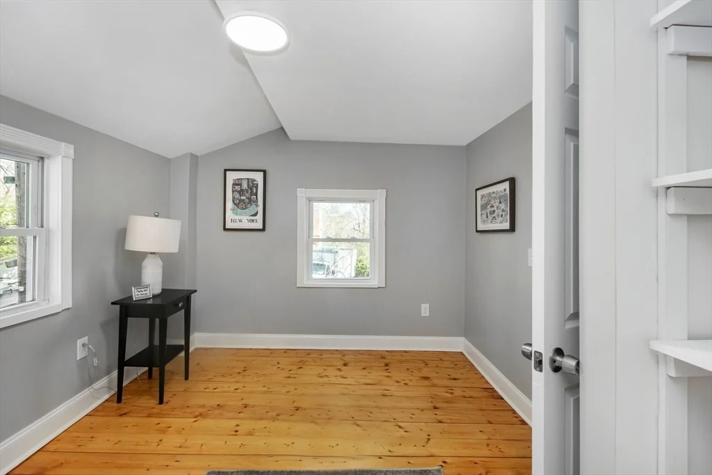 Photo of 43 Riverside Dr