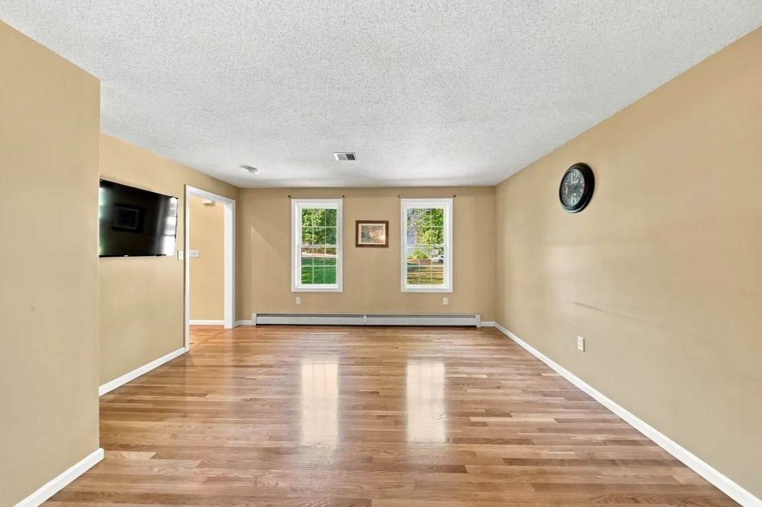 Photo of 43 Wampanoag Dr