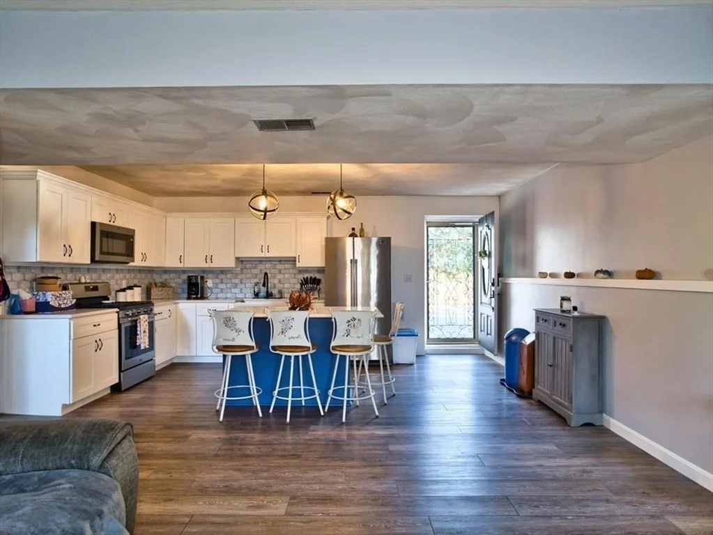 Photo of 555 Harbor View Blvd
