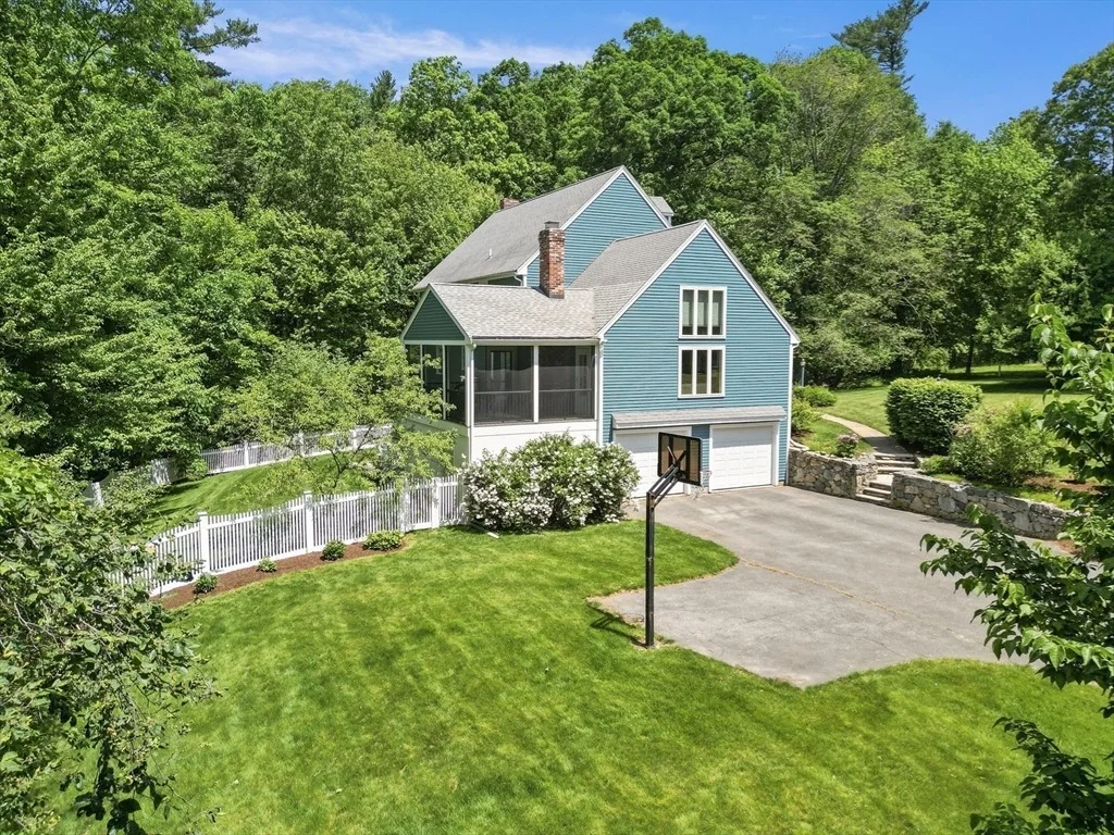 Photo of 8 Caitlin Ln