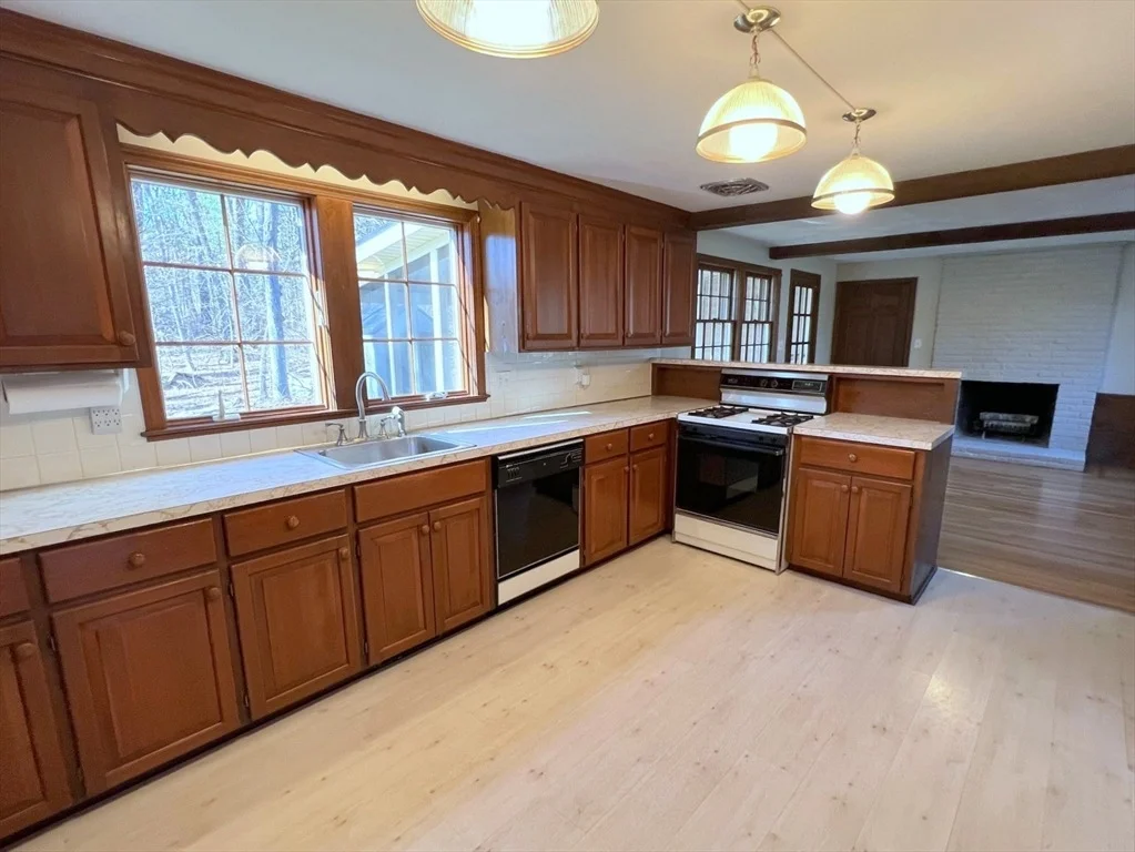 Photo of 43 Abbott Ln