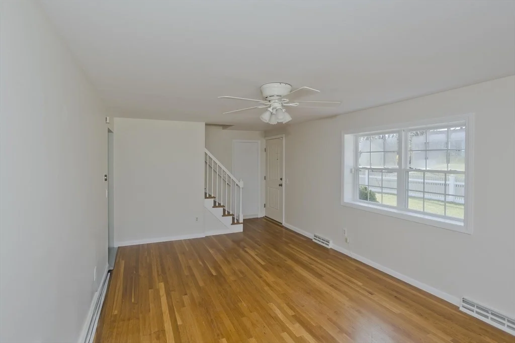 Photo of 192 Gardens Dr