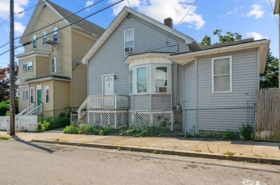 Photo of 207 Buffinton Street
