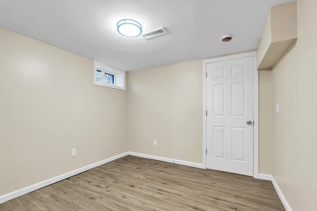 Photo of 1360 Granby Rd