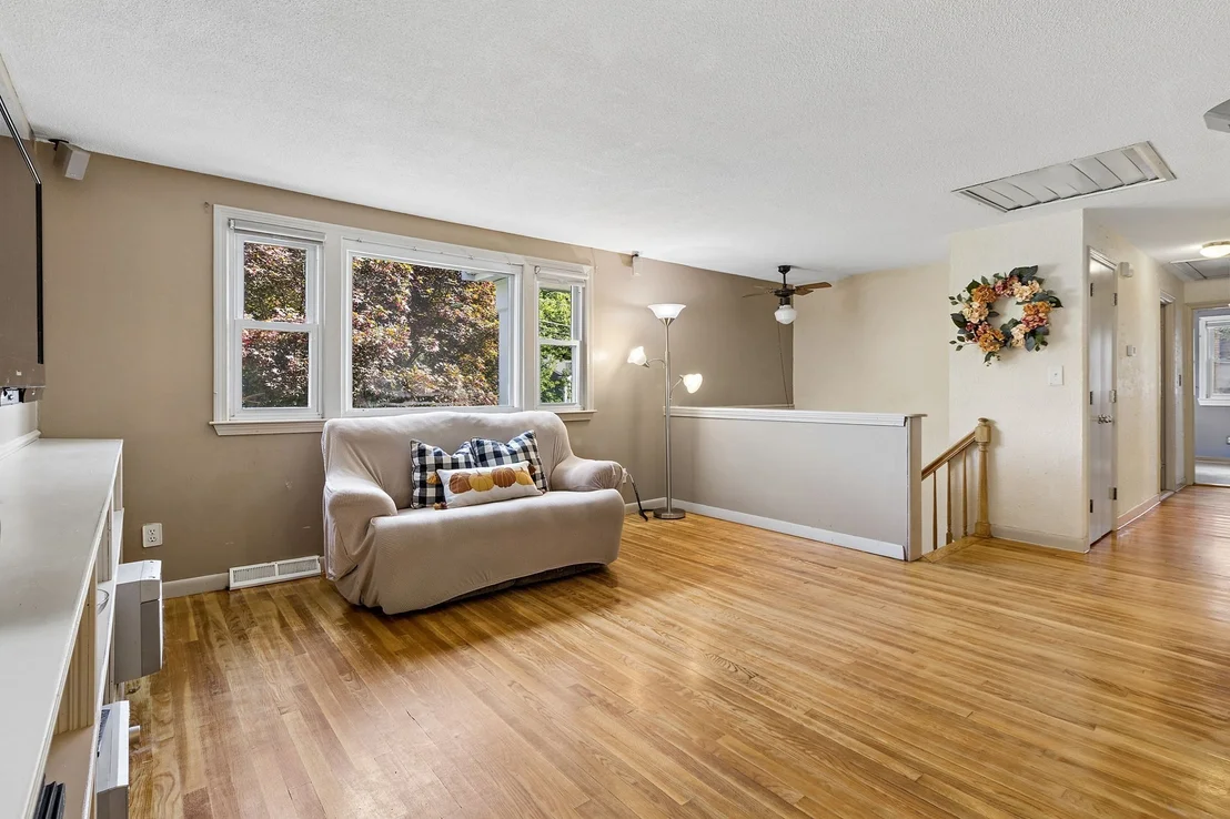 Photo of 21 Puddingstone Ln