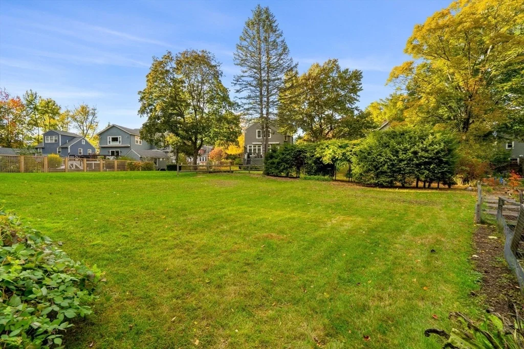 Photo of 24 Vaille Ave