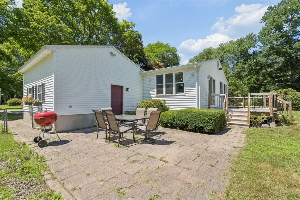 Photo of 83 Colgate Dr
