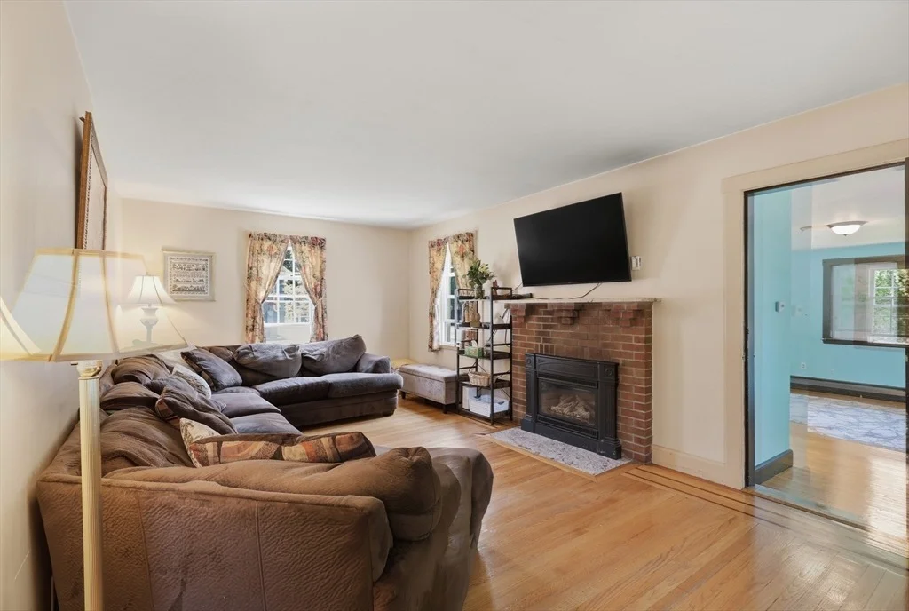 Photo of 1 Valley View Rd