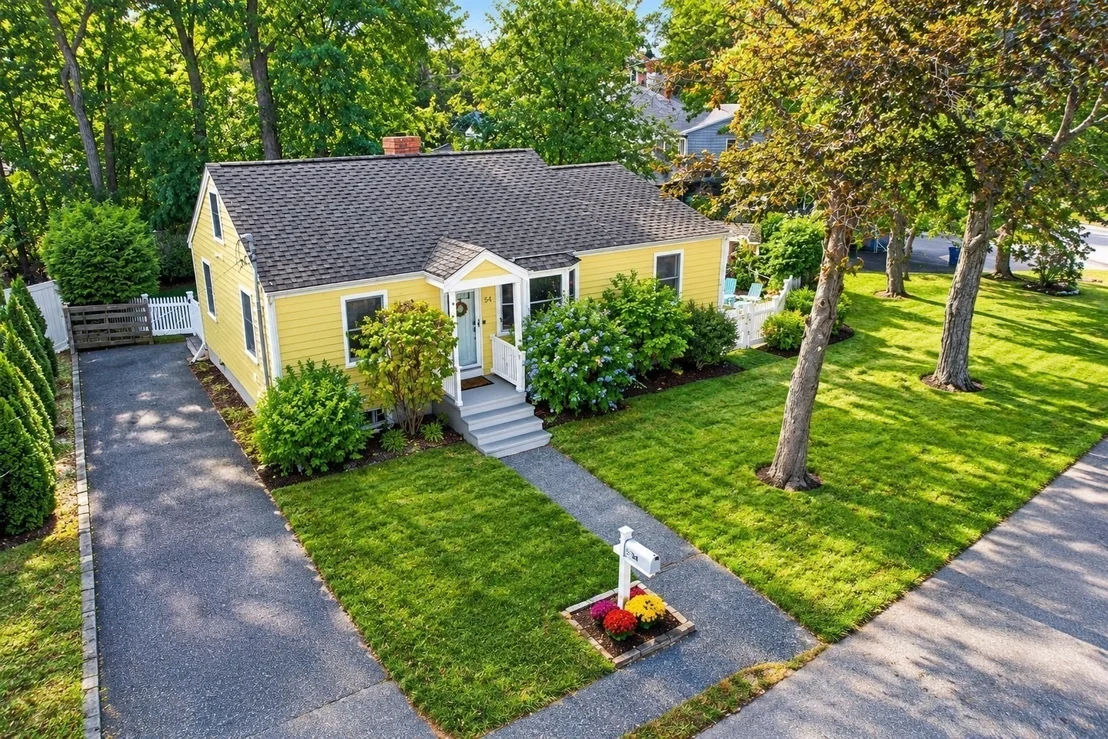 Photo of 54 Joclyn Ave