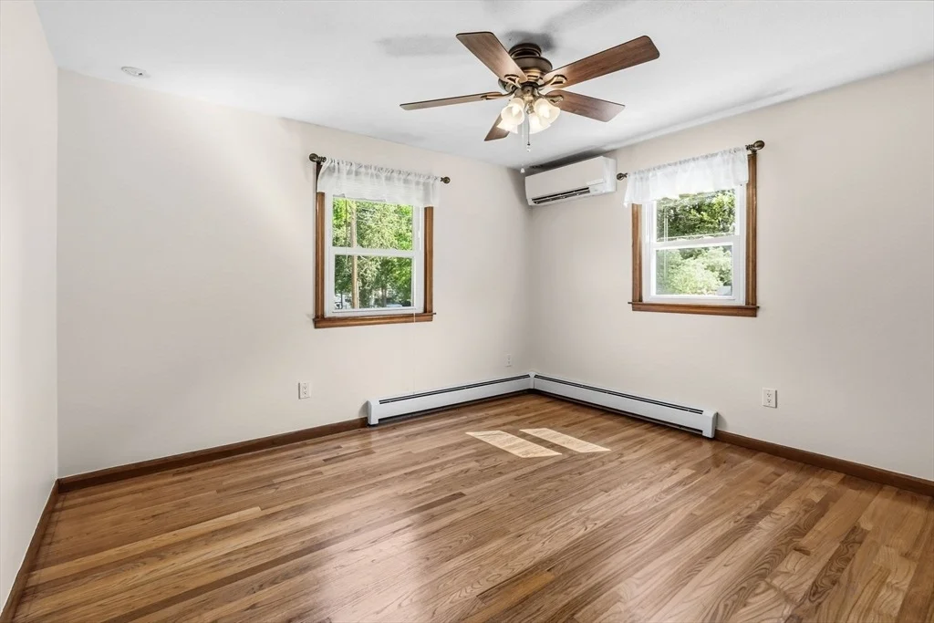 Photo of 8 Richardson Cir