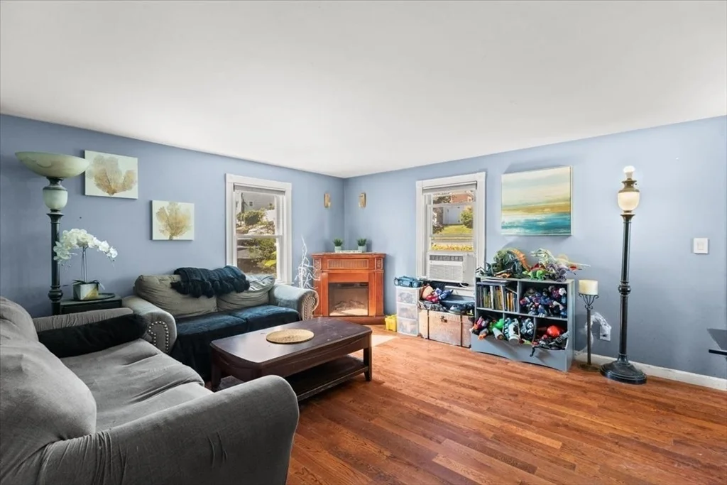 Photo of 293 Shaw St