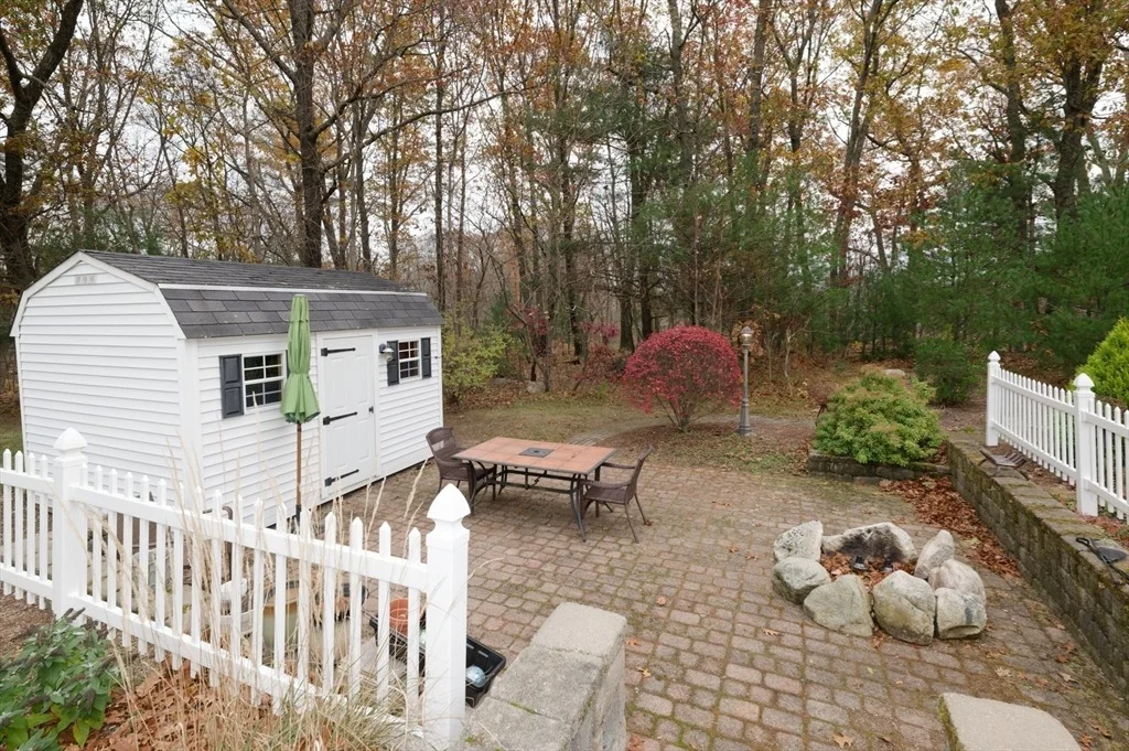 Photo of 6 Rainbow Dr