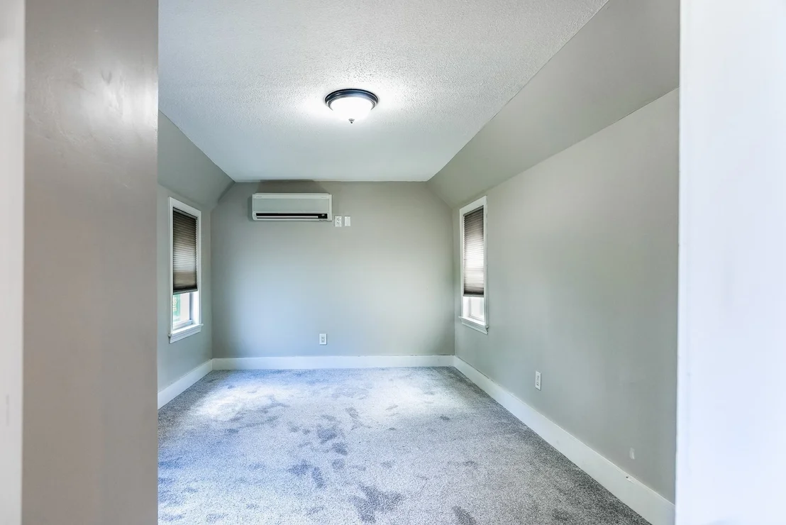 Photo of 5 Baptiste Ave