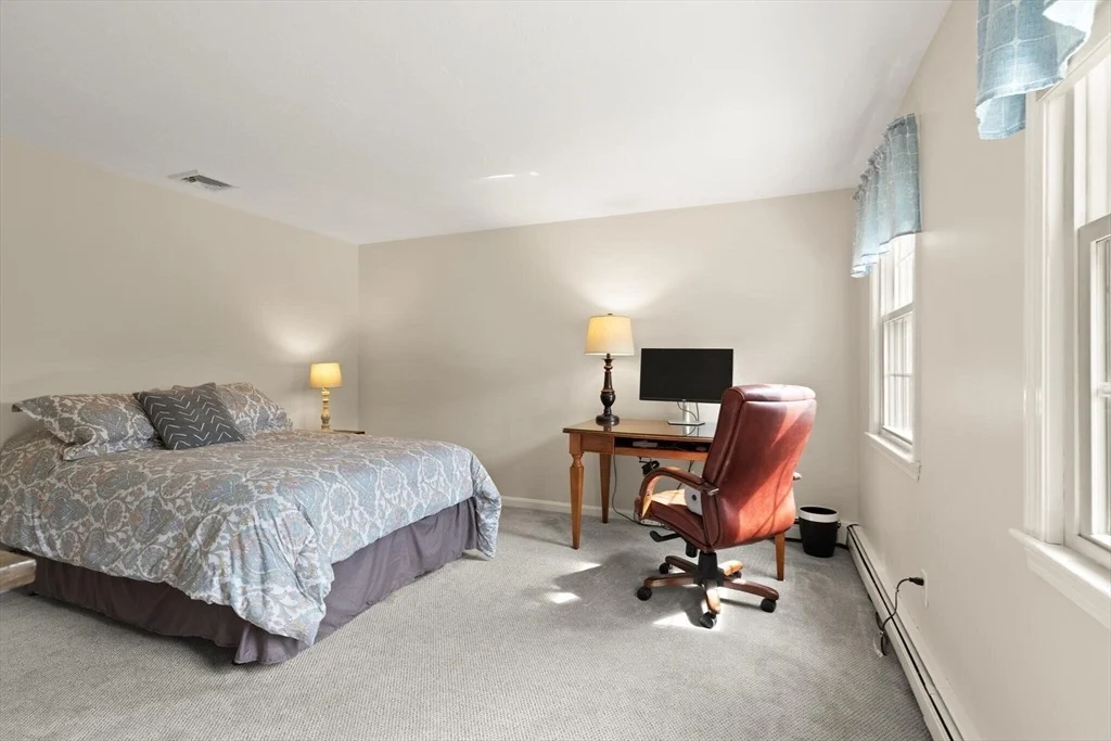 Photo of 35 Meadowbrook Dr