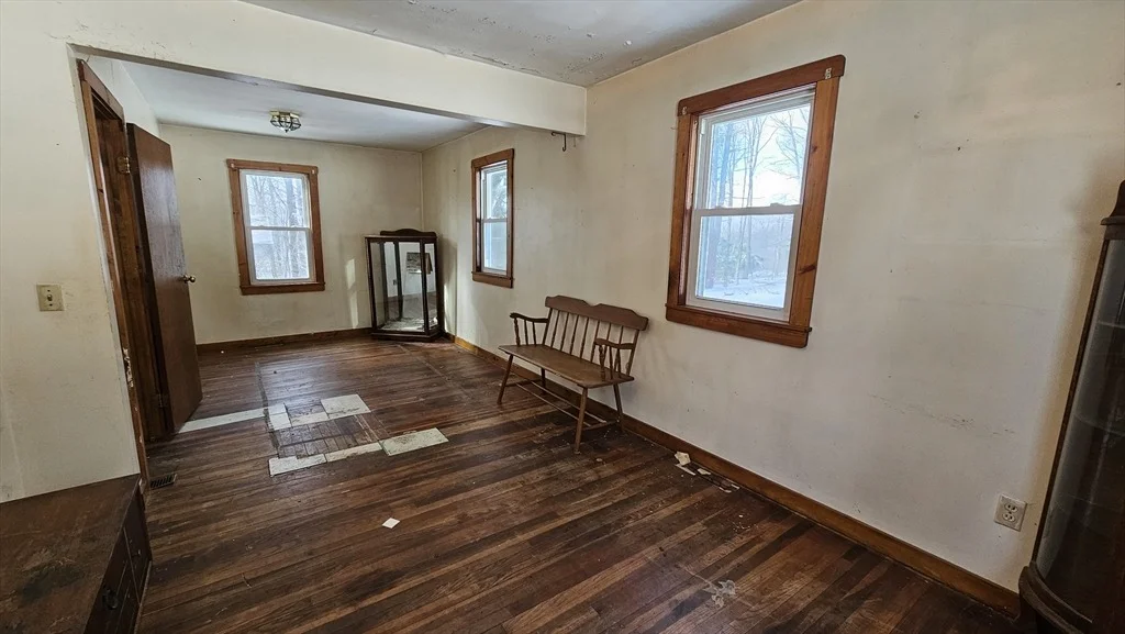 Photo of 749 Old North Road