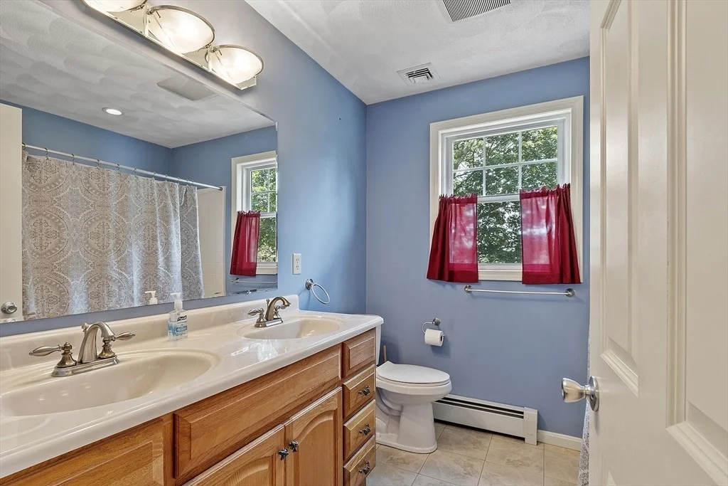 Photo of 5 Hoover Ave