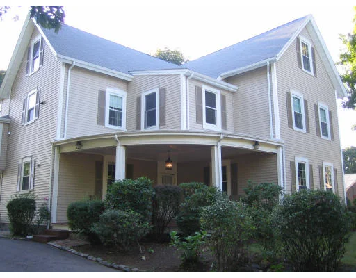 Photo of Unit 4 at 416 Maple