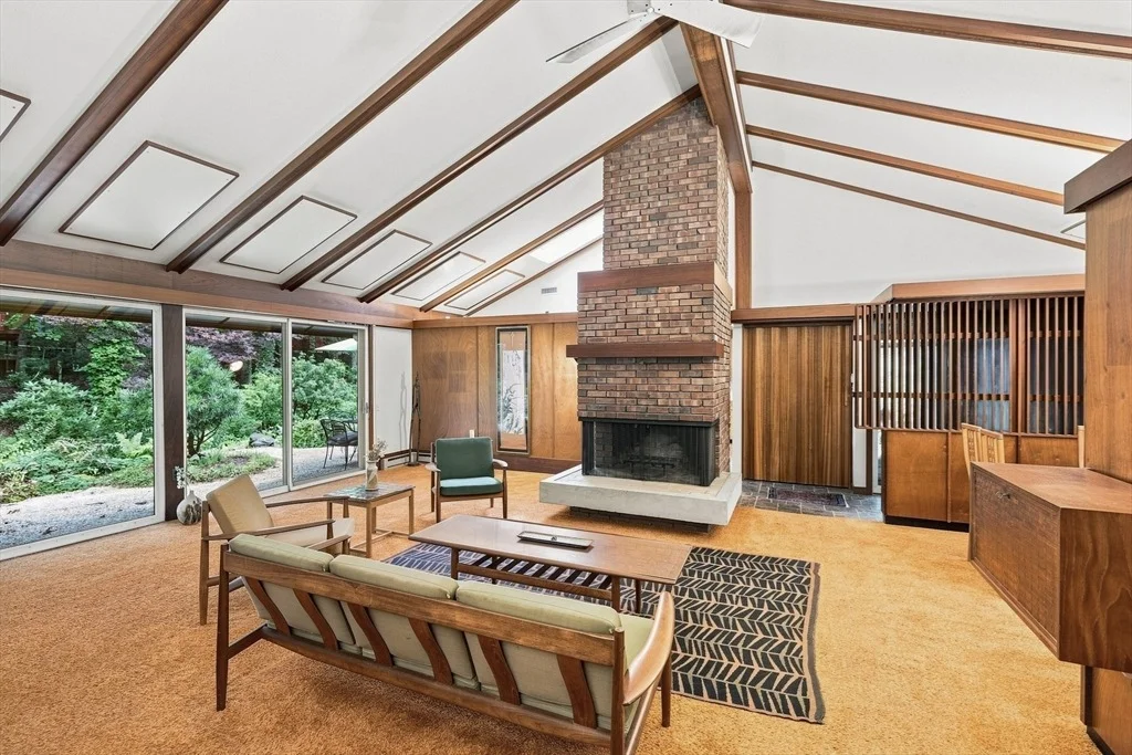 Photo of 8 Morgan Cir