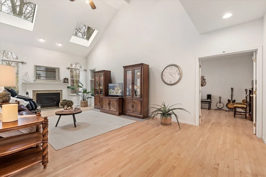 Photo of 7 Thoreau Cir
