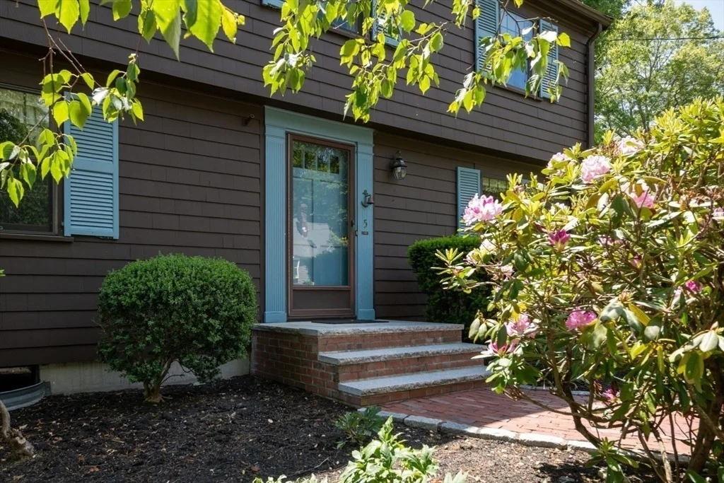 Photo of 5 Cape Cod Ln