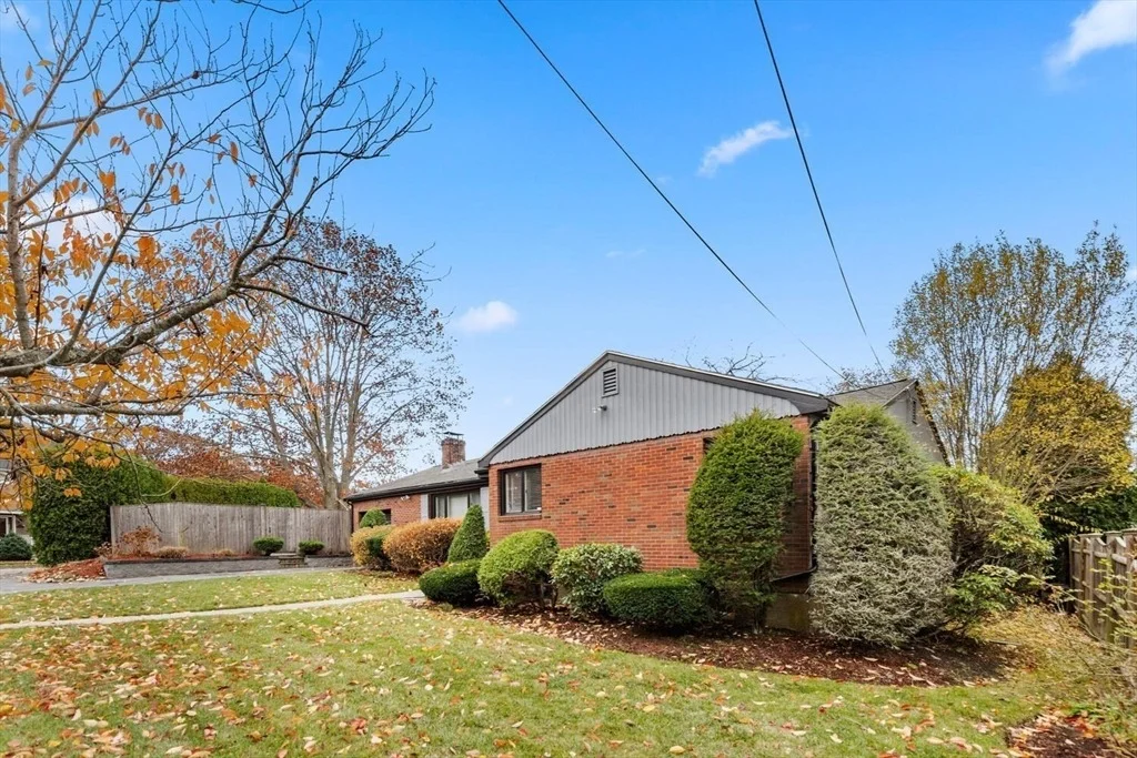 Photo of 35 Alden Rd