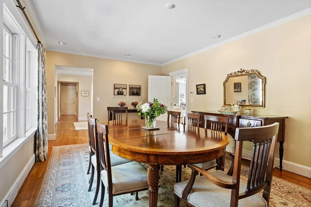 Photo of 612 Lexington
