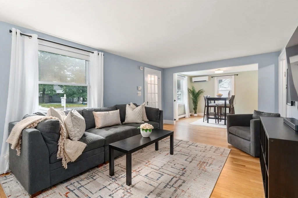 Photo of 55 Joclyn Ave