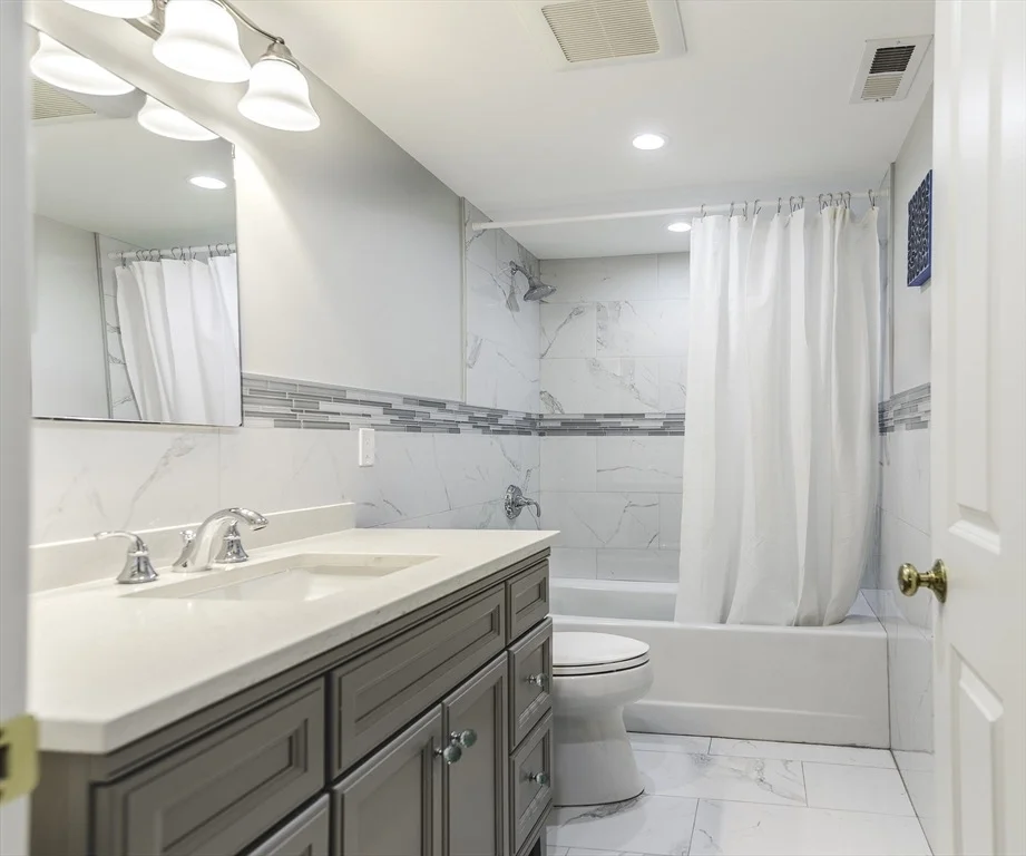 Photo of 176 Hale St