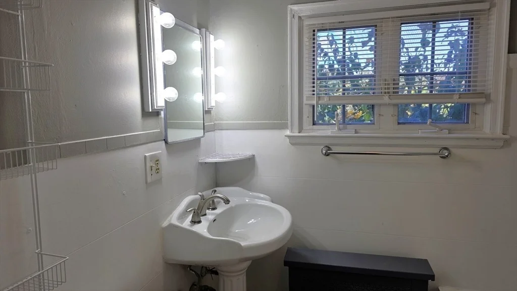 Photo of 289 Richards Ave