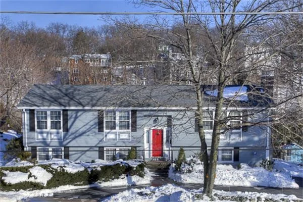 Photo of 9 Main St