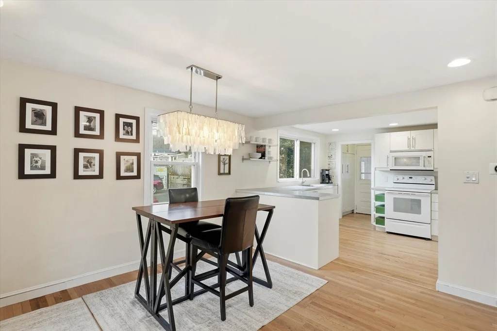 Photo of 9 Pinewood Ave