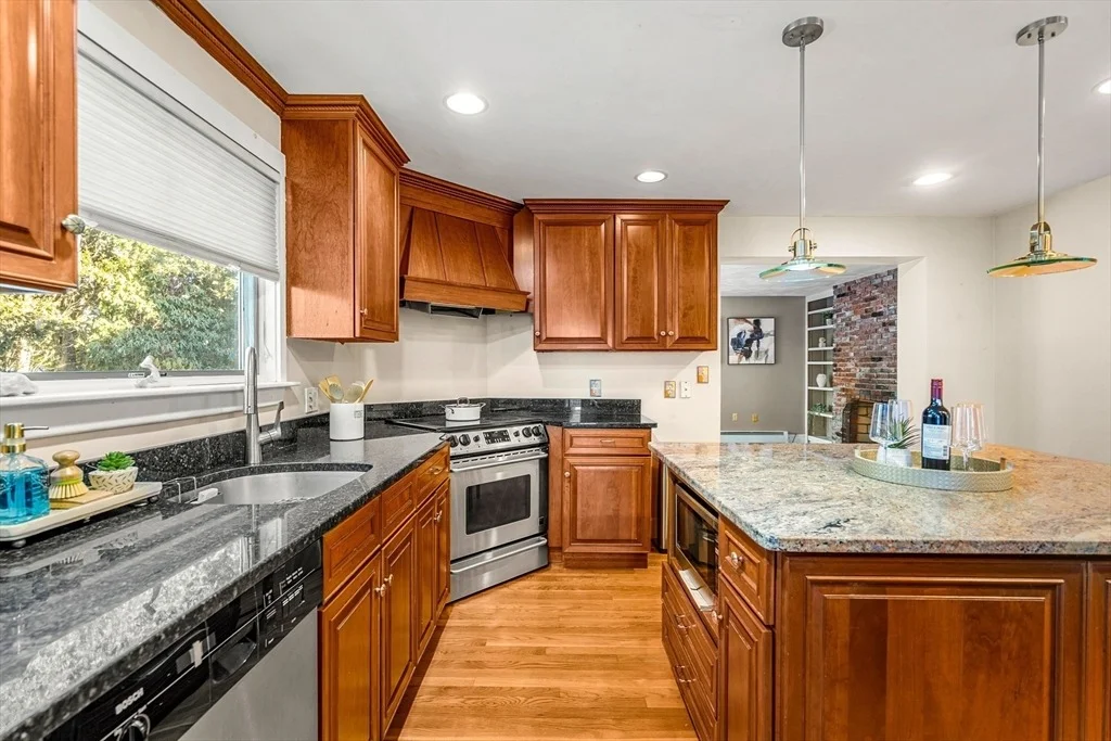 Photo of 55 Roosevelt Ave