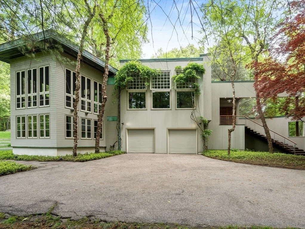 Photo of 44 Maple Street