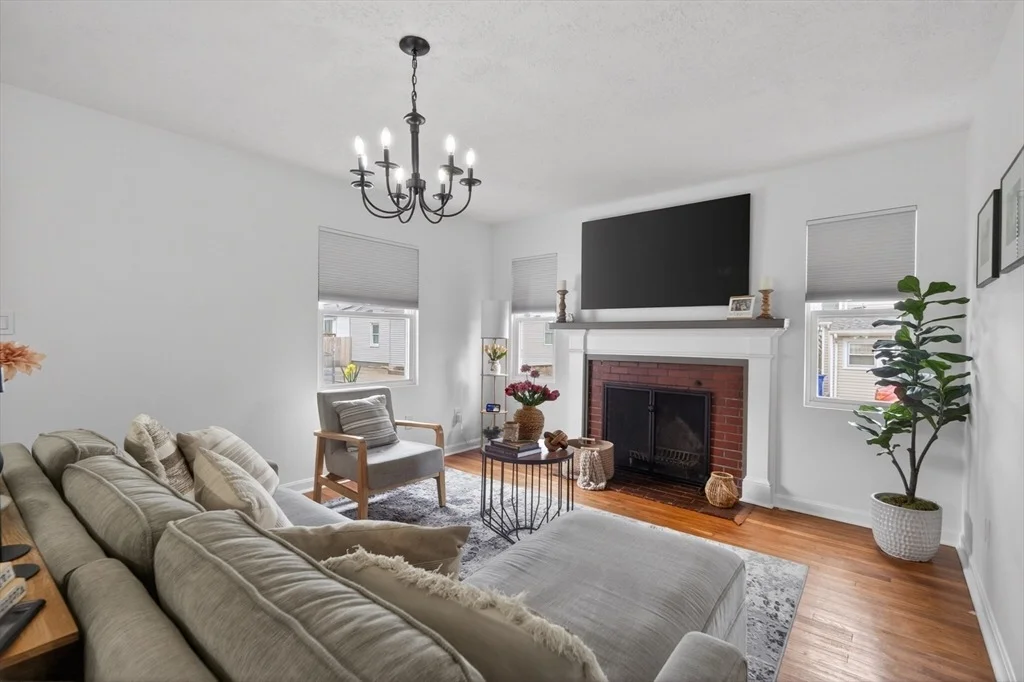 Photo of 37 Blakely Ct