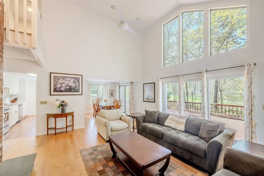 Photo of 41 Greensward Cir