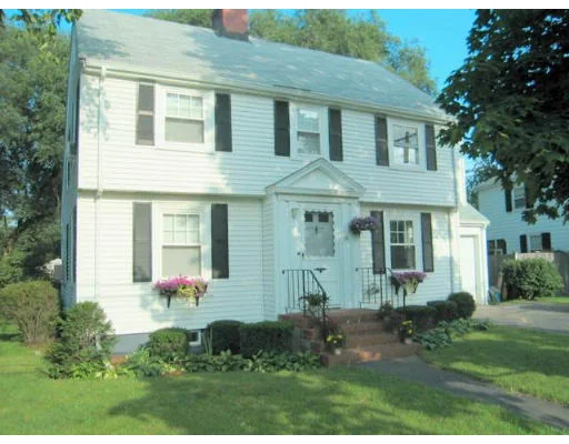 Photo of 16 Colonial Dr