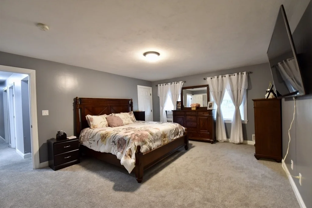 Photo of 5 White Birch Dr