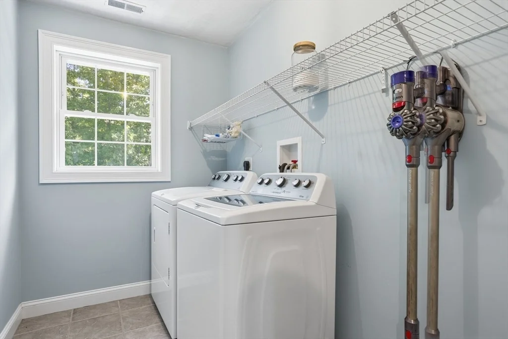 Photo of 37 Hemlock Dr