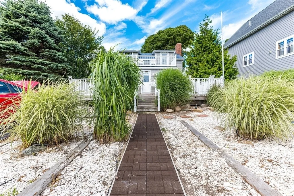 Photo of 54 Bayview Ave