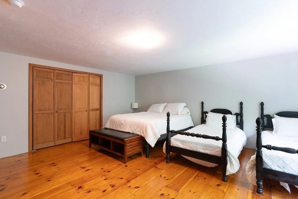 Photo of 1 Barefoot Ln