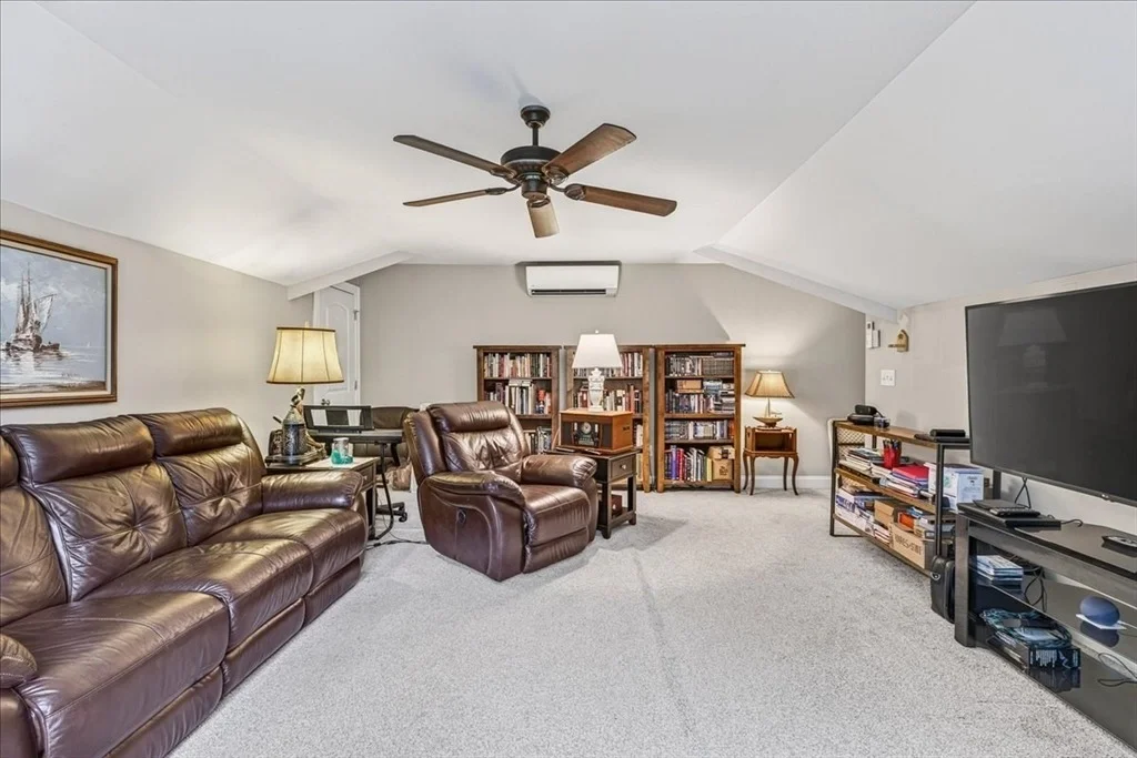 Photo of 8 Redtail Lane